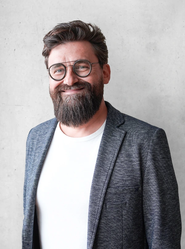 AraCom IT Services AG Dominik Schönwetter Sales Manager